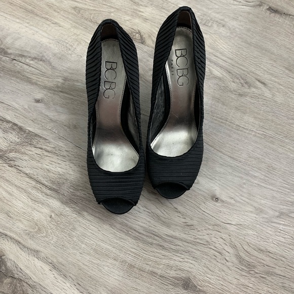 BCBG Heels - Size 7.5 - Picture 2 of 14